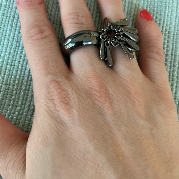 Ring - Picture 2 of 3